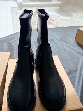 women Black Stretch Leather Chelsea Boots